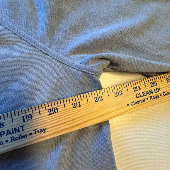 New Directions Sweatshirt Womens Medium Gray It's Christmas Y'all Graphic - Picture 5 of 8